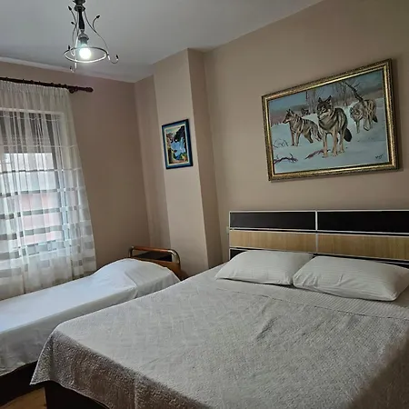 Justi House Apartamento Shkodër